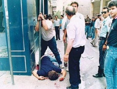 Mια που βγαίνει ο Κουφοντίνας: Όταν ο Θάνος Αξαρλιάν έπεσε νεκρός από την ρουκέτα του